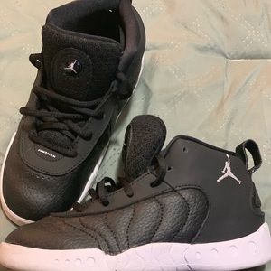 Jordan Shoes - Boys Jordan 11 (Size 10c) Jordan Shoes - Boys Jordan 11 (Size 10c)